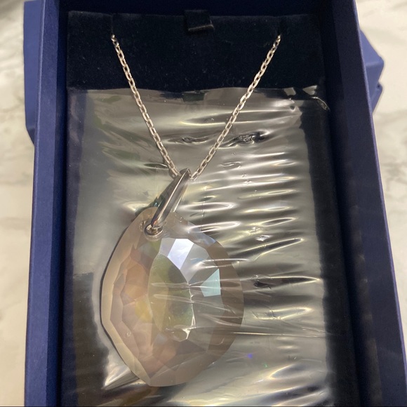 Swarovski Large Crystal Pendant Necklace - Picture 4 of 5